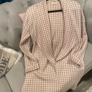 Lascana Long Houndstooth Coat pink and cream color. Size 0/2 oversized Fit.